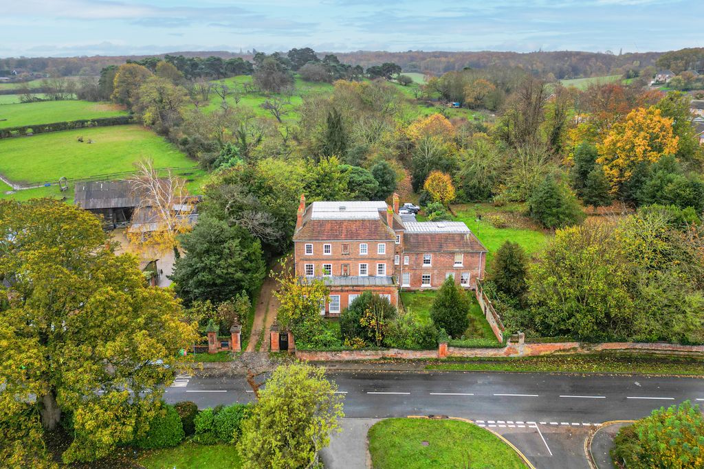 Property photo 1 of 3 Pipes Place, Forge Lane, Gravesend, Kent, Da12 3Dp