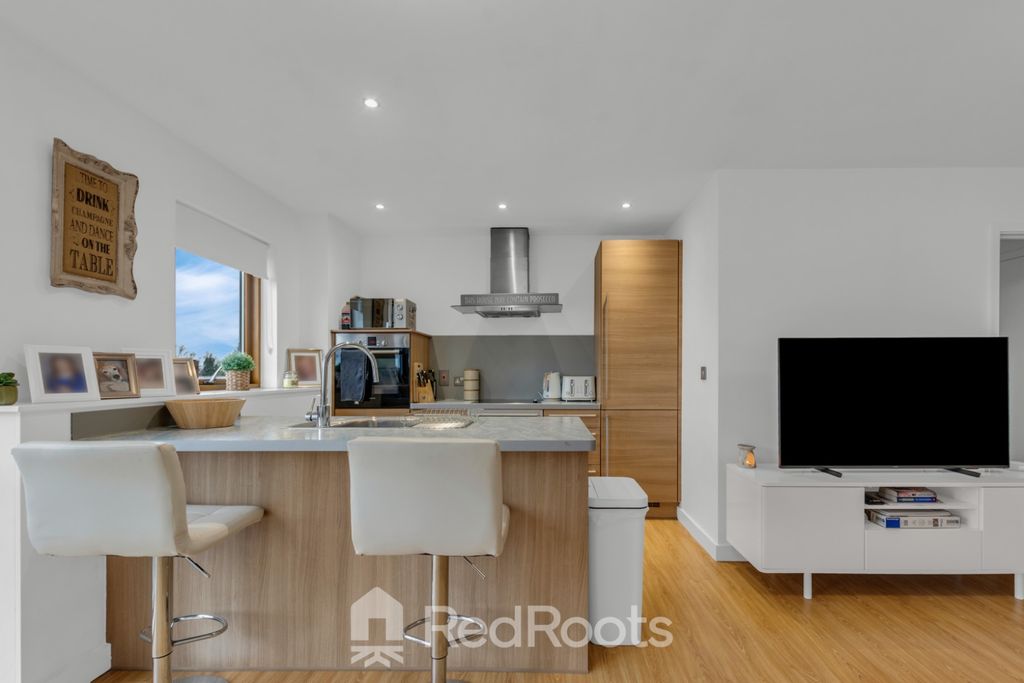 Property photo 3 of 14 4860463