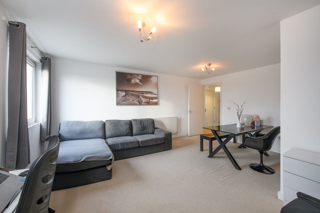 Property photo 2 of 6