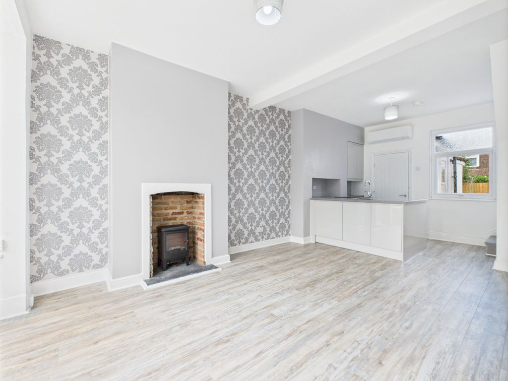 Property photo 3 of 15 4376426