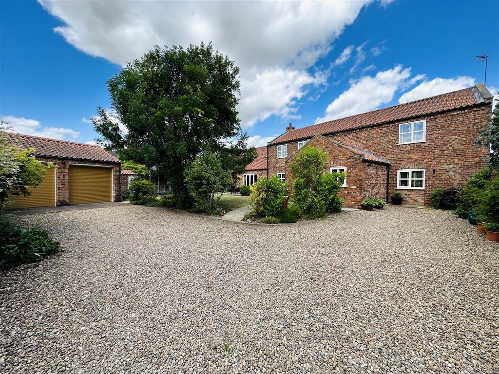 Property photo 1 of 34