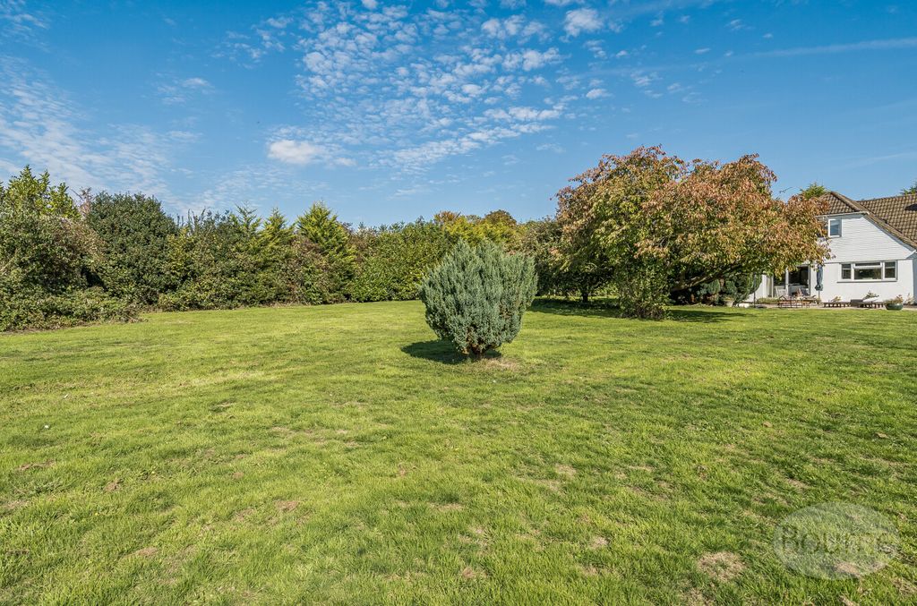 Property photo 2 of 17 c5c2Dbf9-98Aa-401...