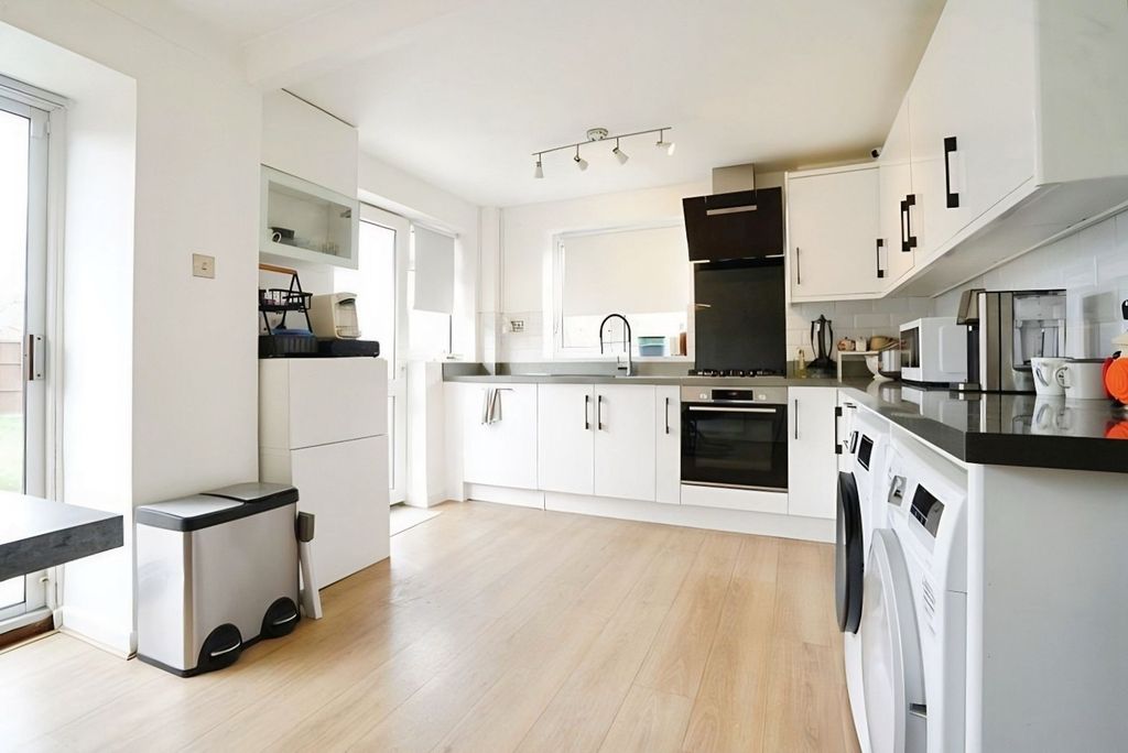 Property photo 2 of 19 Kitchen Diner