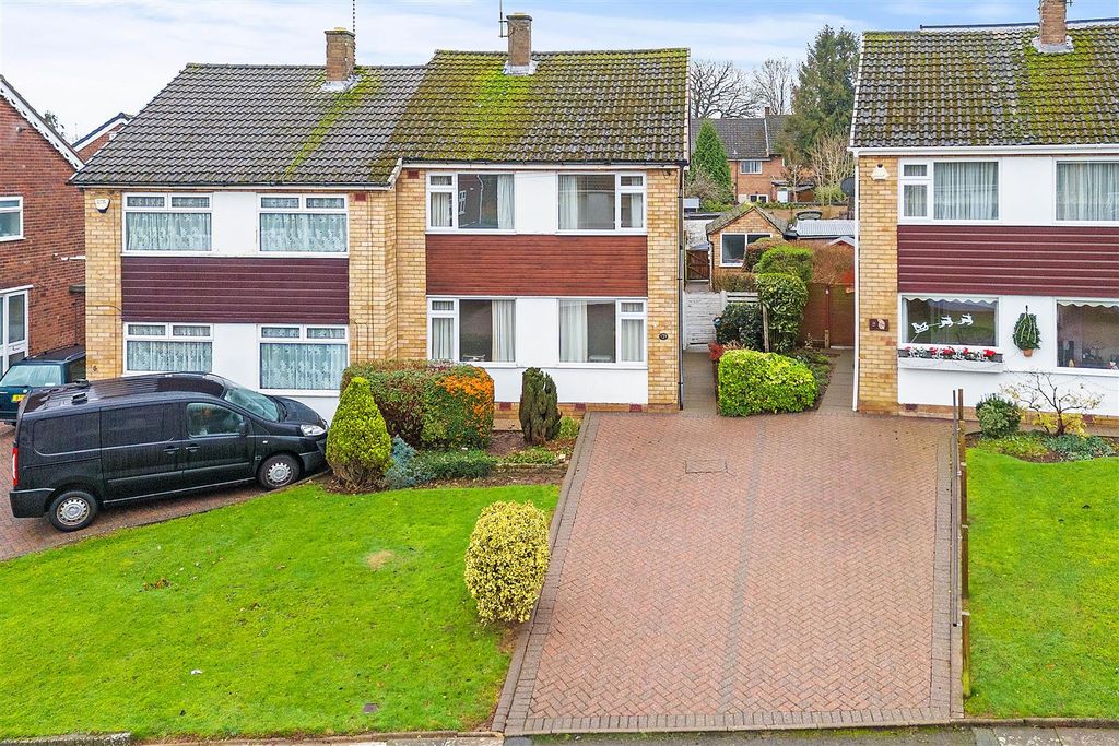 Property photo 1 of 24 7 Ladbrook Road (3 Of 31).Jpg