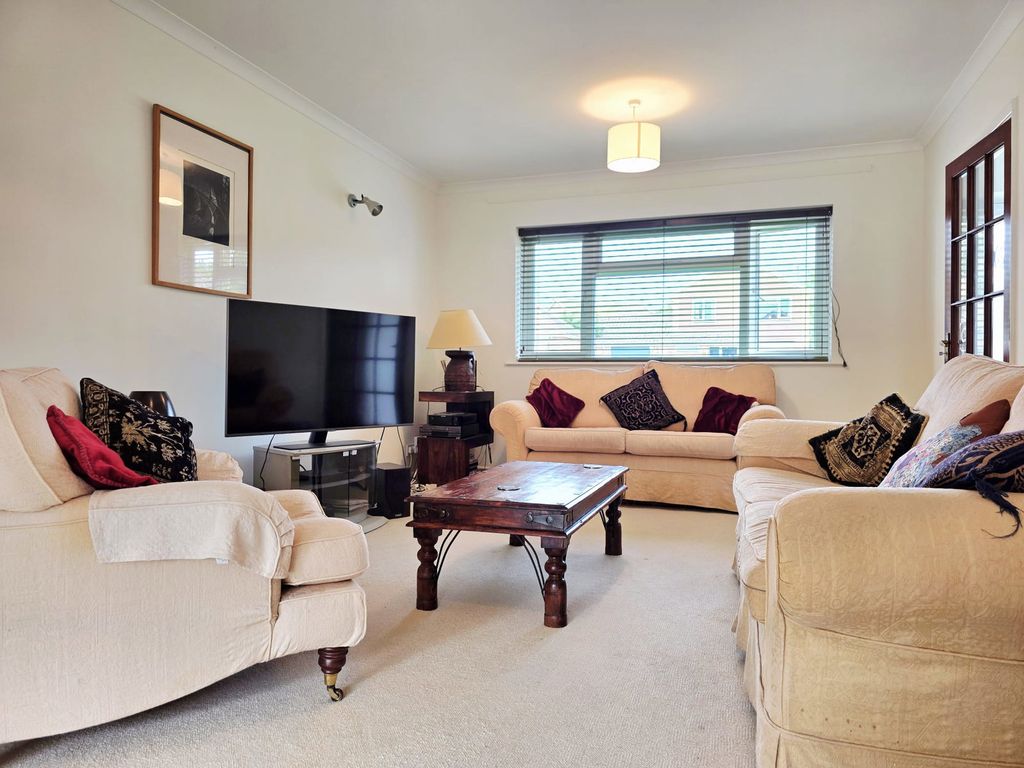 Property photo 3 of 25