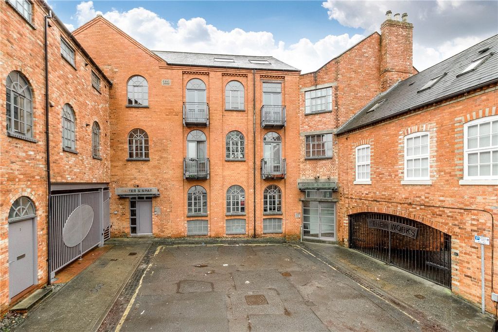 Property photo 2 of 15 Picture No. 01