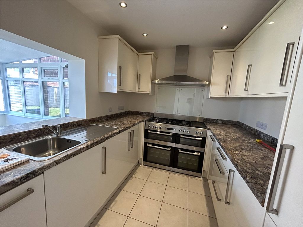 Property photo 2 of 10 Picture No. 11