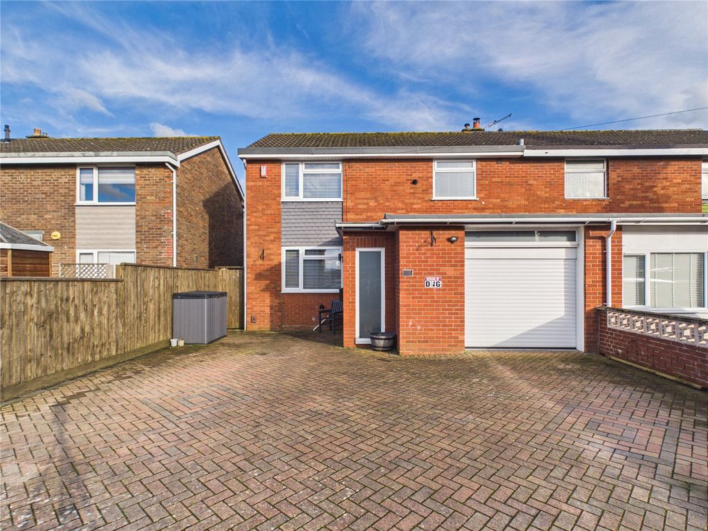 Property photo 2 of 23 Picture No. 17