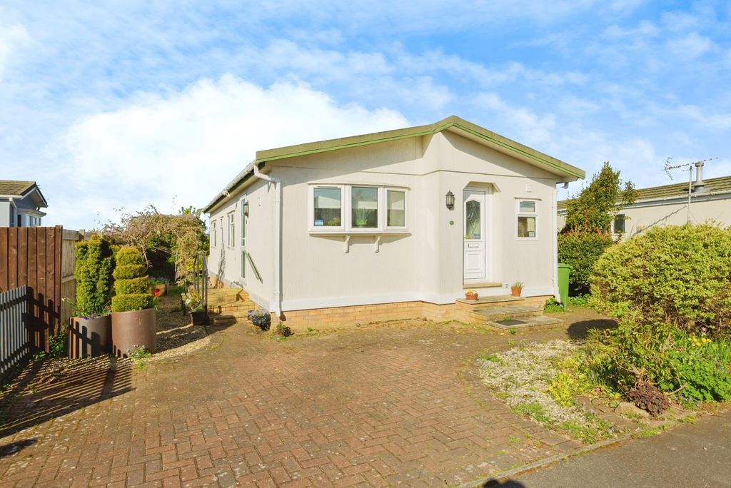 Property photo 1 of 17 Front