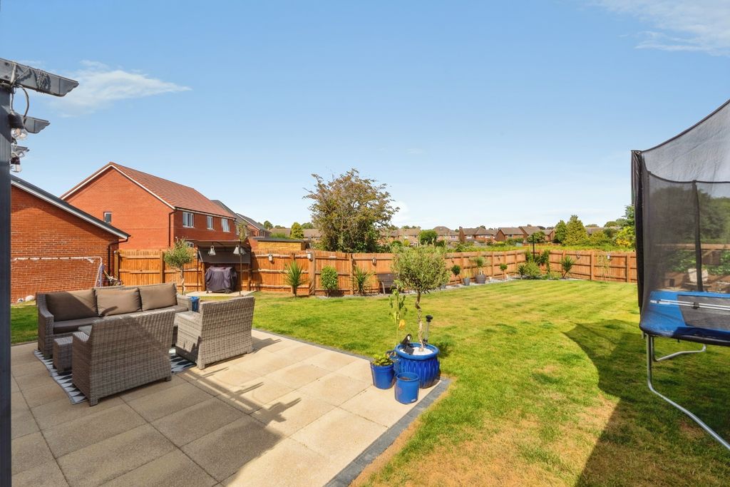 Property photo 3 of 26 Pbox-Img.Jpg