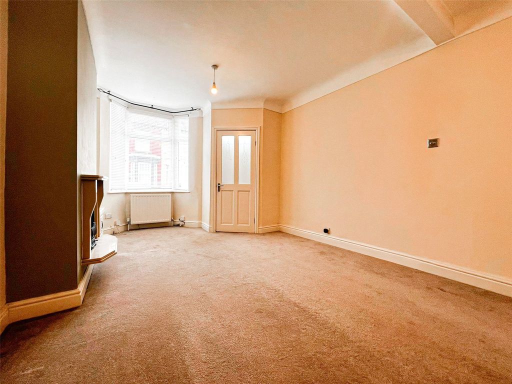 Property photo 3 of 8 Picture No. 14