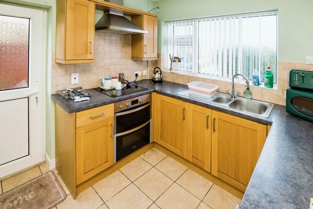Property photo 2 of 15 Kitchen/Diner