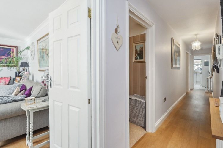 Property photo 2 of 10 Hall