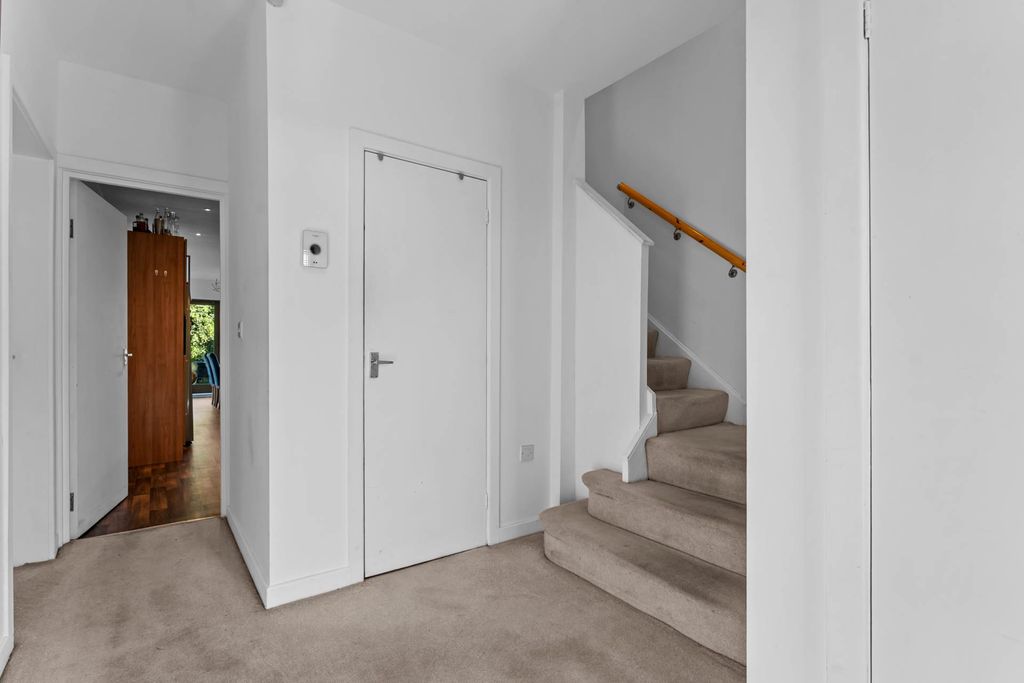 Property photo 2 of 35