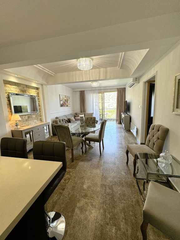 Property photo 2 of 36