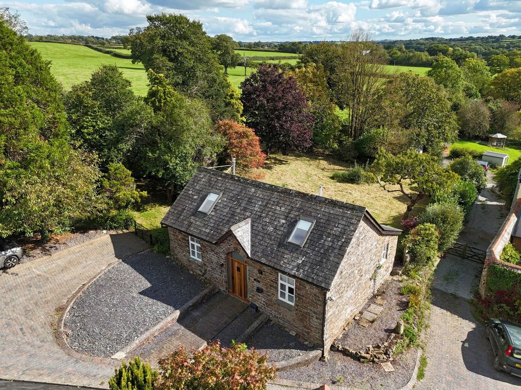 Property photo 1 of 30