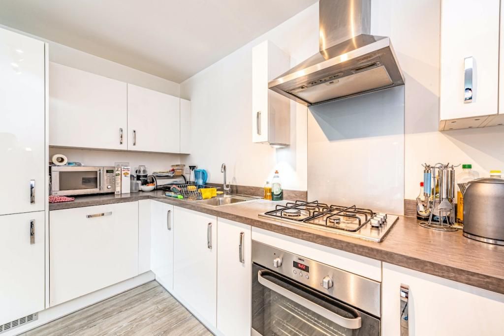 Property photo 3 of 13 Kitchen