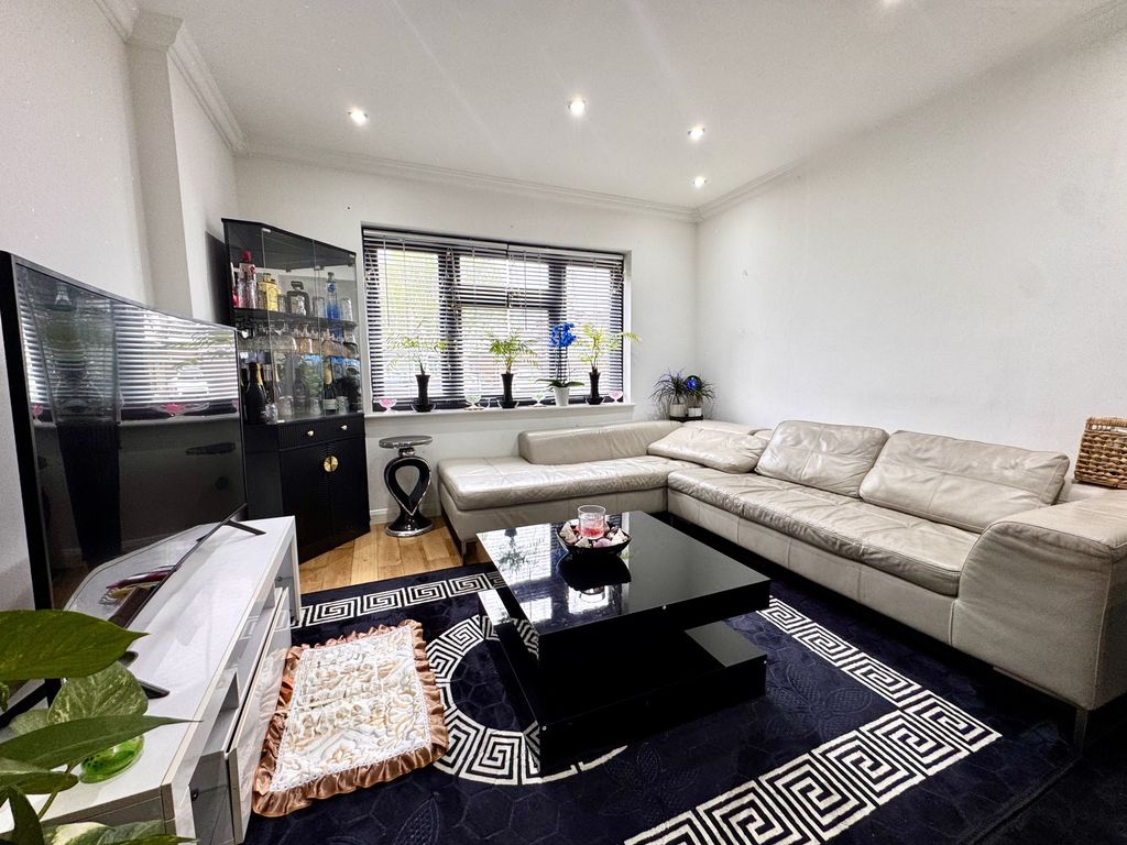 Additional image 4 of 4 bed semi-detached house for saleWeymouth Road, Hayes UB4