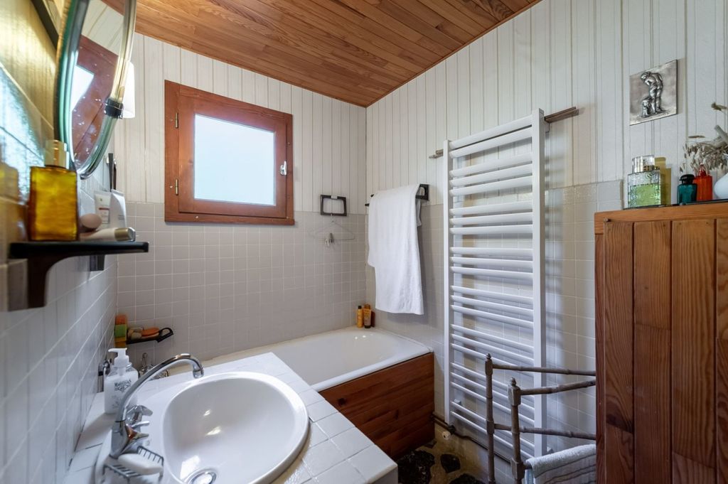 Property photo 3 of 5 Meribel Chalet For S