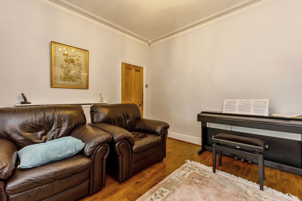 Property photo 3 of 17 Photo