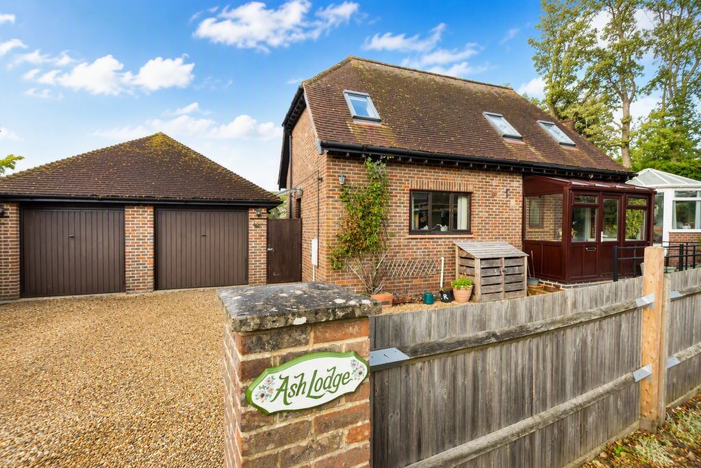 Property photo 2 of 11