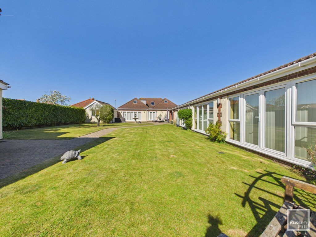 Property photo 1 of 32