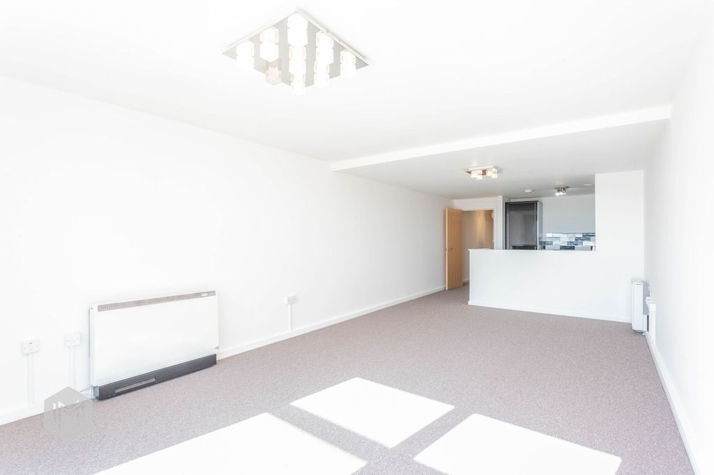 Property photo 2 of 30