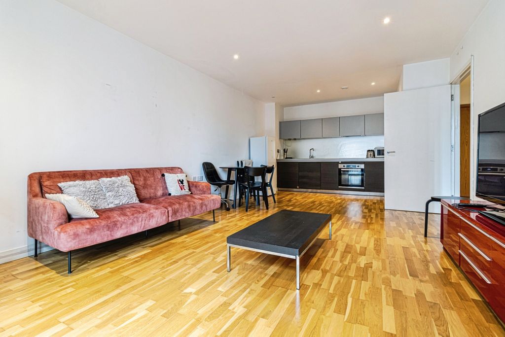 Property photo 3 of 8 Photo