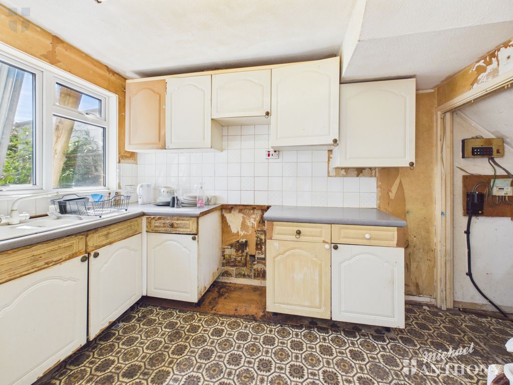 Property photo 2 of 10 Cam03852G0-Pr0756-Still008