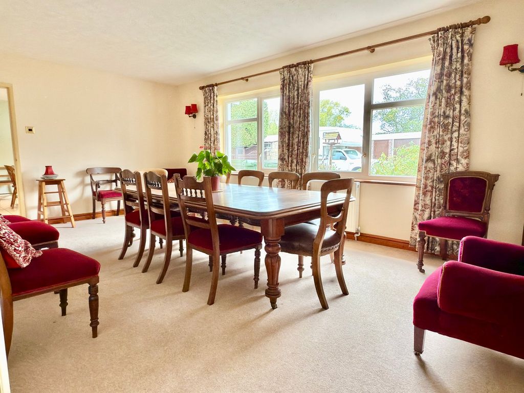 Property photo 2 of 25