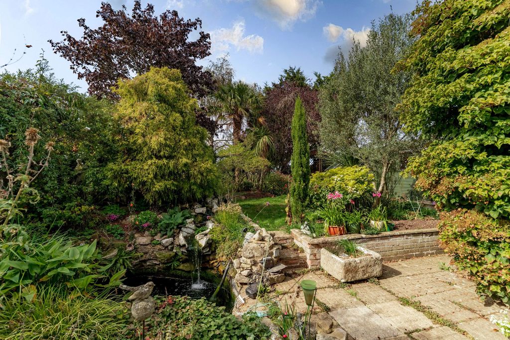 Property photo 2 of 19