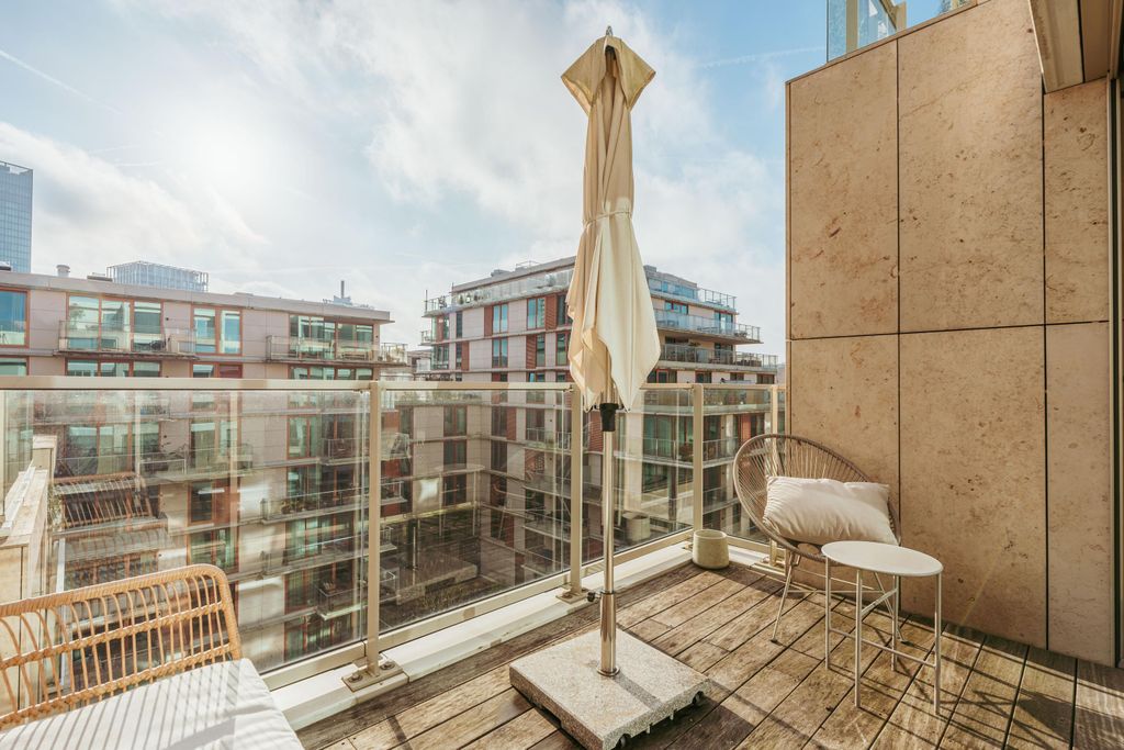 Property photo 3 of 44