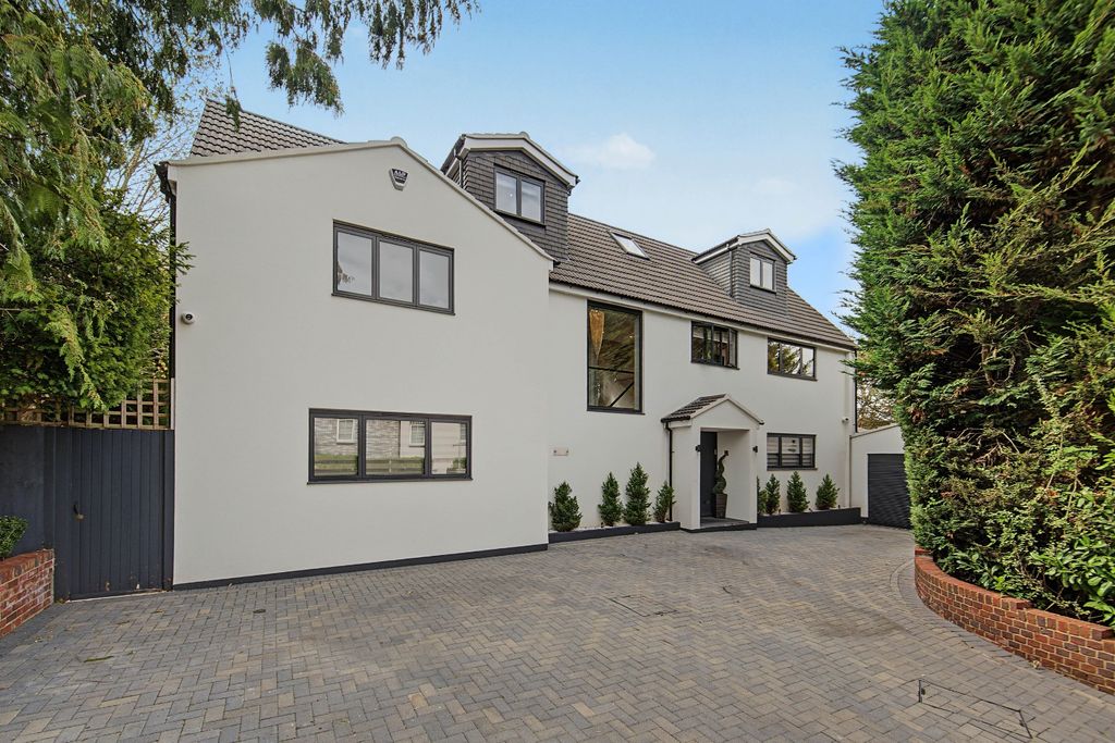 Property photo 3 of 24 5381884