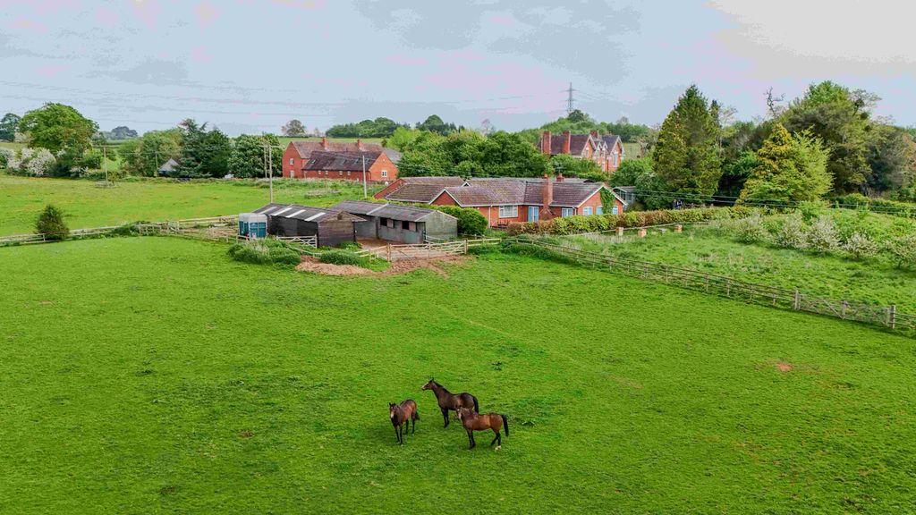 Property photo 2 of 16 Web Dji_20250502112207_0211_D