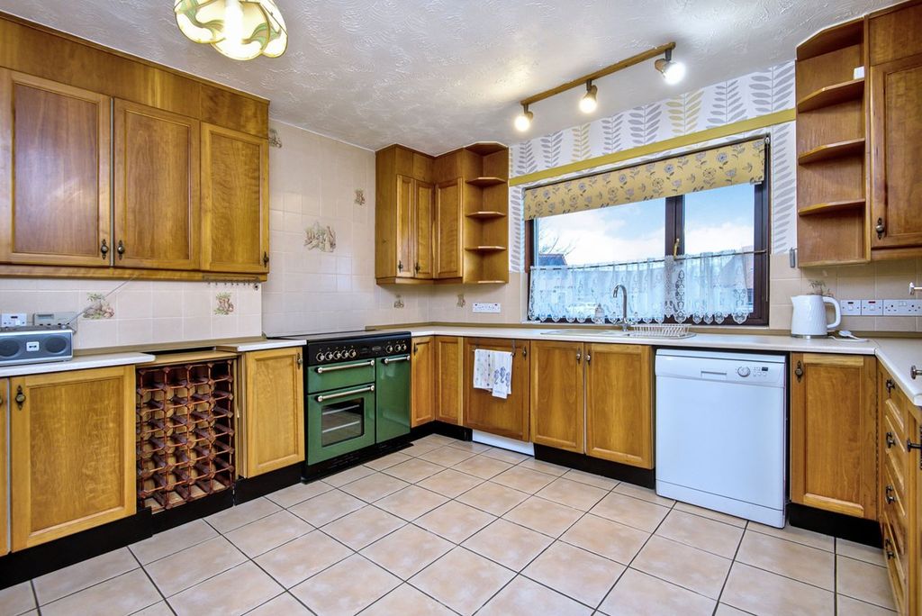 Property photo 3 of 16