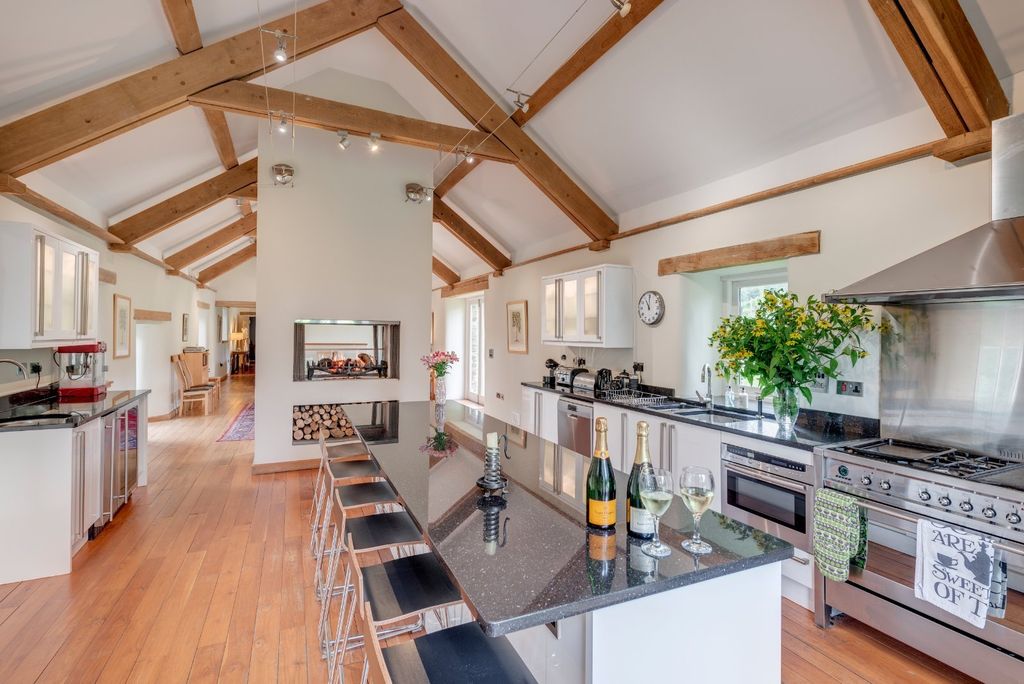 Property photo 1 of 23 Coombe Farm Barns