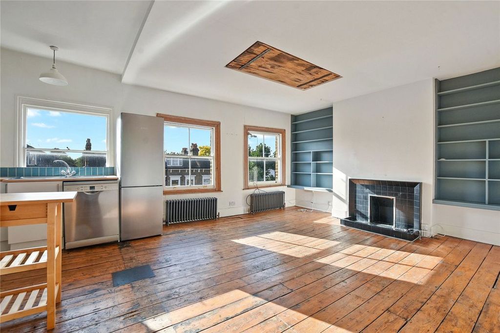 Property photo 2 of 9