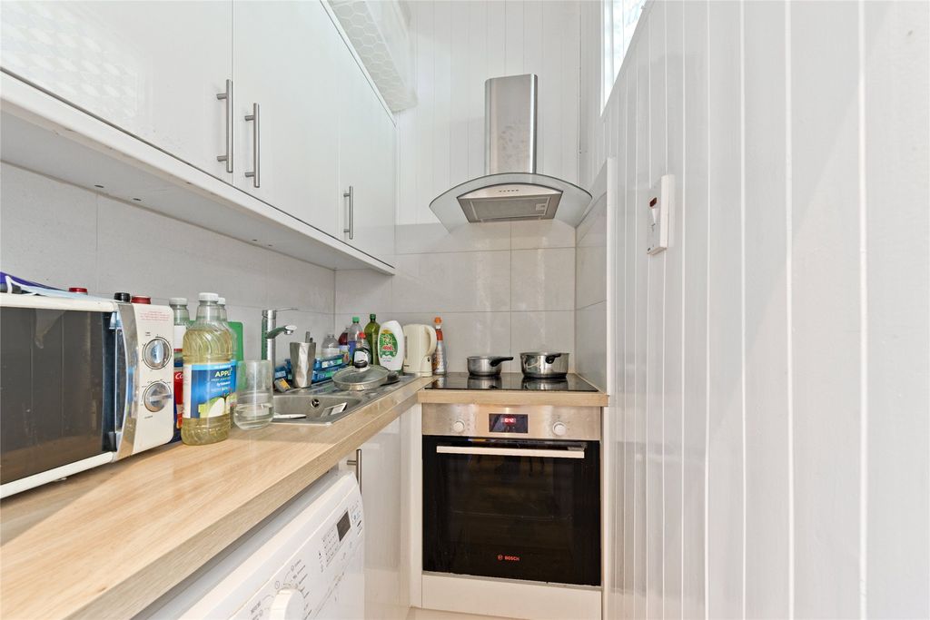 Property photo 3 of 8 Picture No. 10