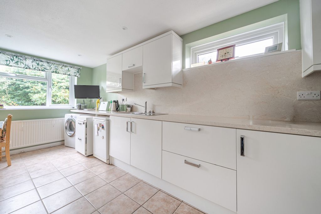 Property photo 2 of 17 1509976-14-1A049B...