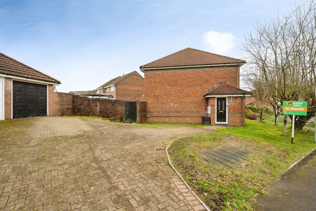 Property photo 3 of 20