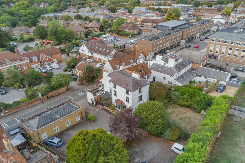 Property photo 2 of 3 Cameron House & Cameron Lodge 33 Church Street Leatherhead Surrey Kt22 8Eq