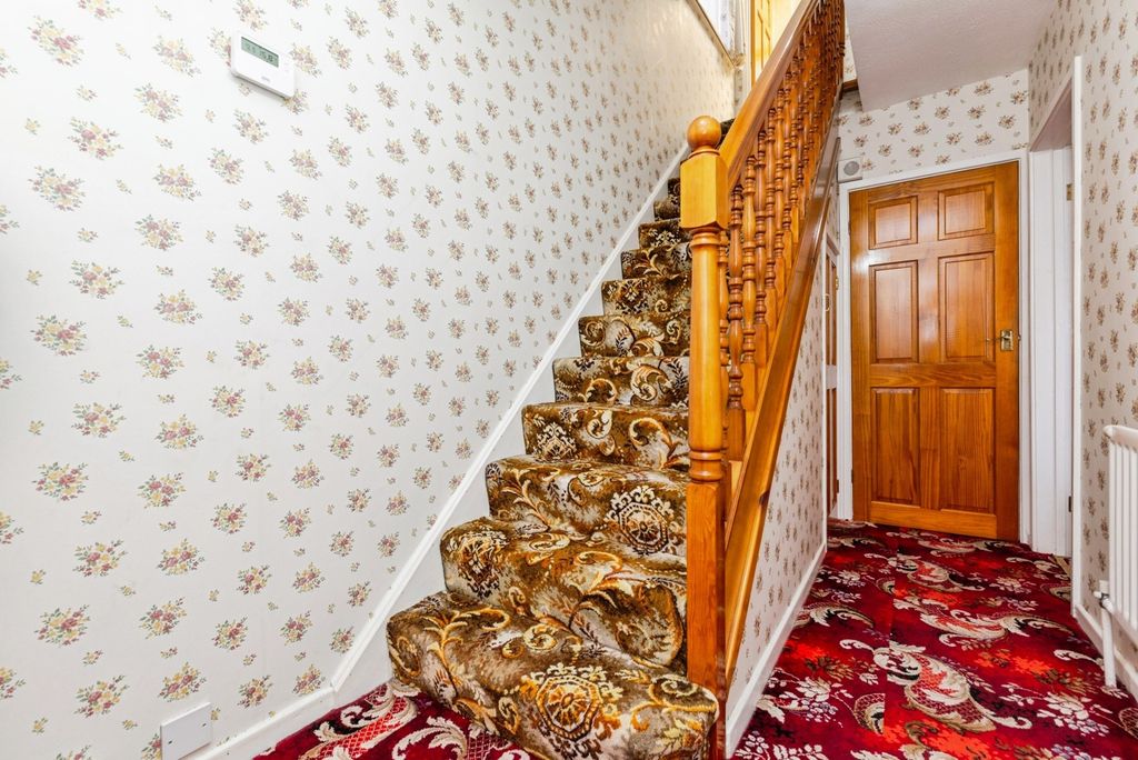 Property photo 2 of 19 Pbox-Img.Jpg