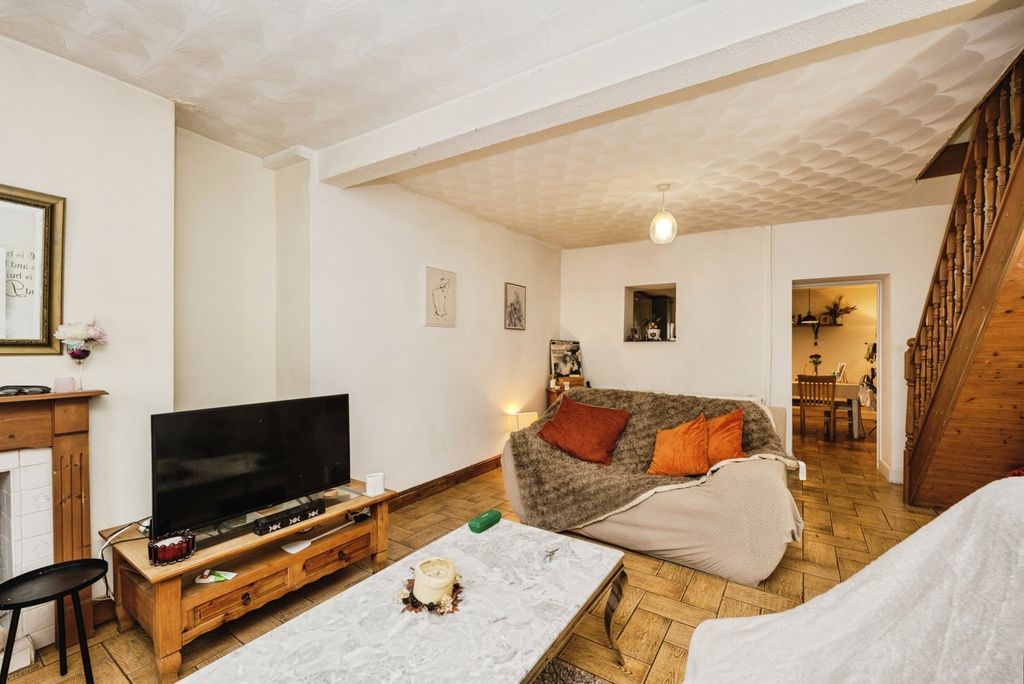 Property photo 2 of 19 Pbox-Img.Jpg