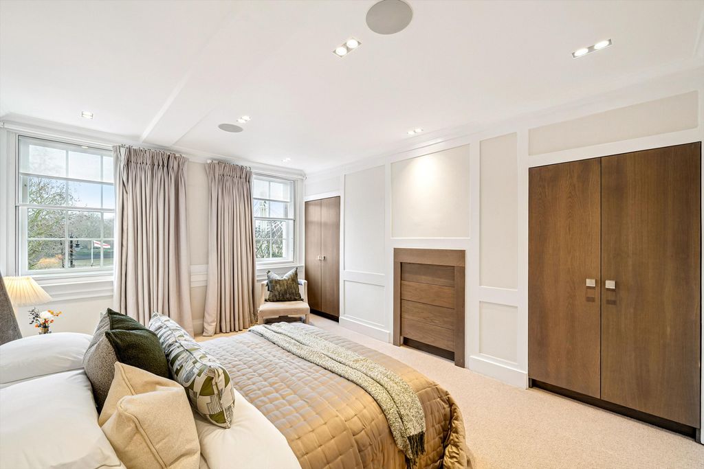 Additional image 25 of 8 bed terraced house to rentCheyne Walk & Cheyne Mews, London SW3