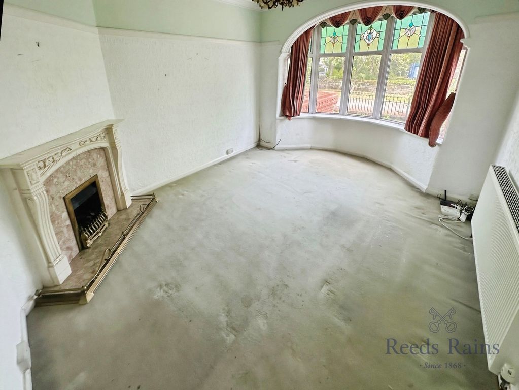Property photo 2 of 11 Sitting Room