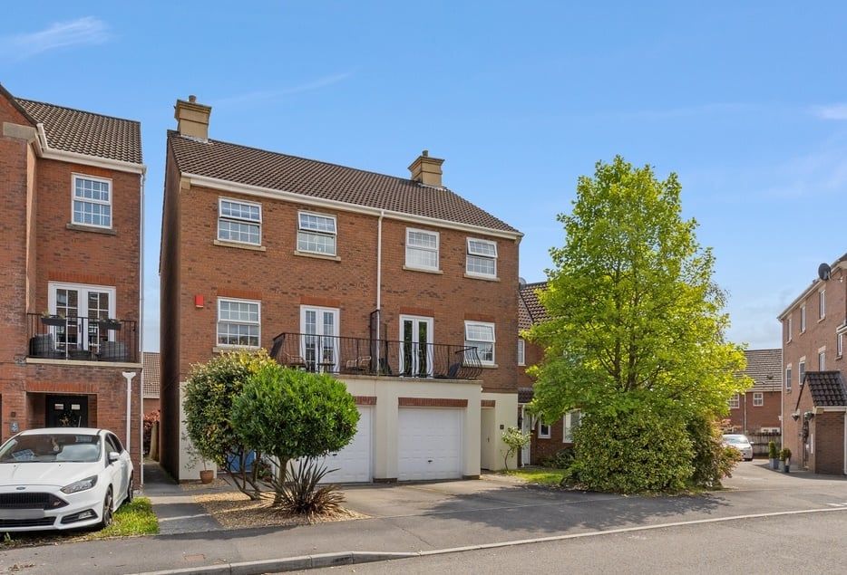 Property photo 1 of 36