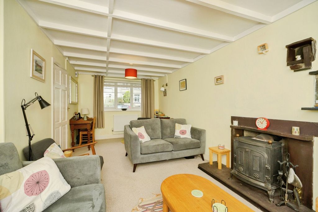 Property photo 2 of 17 Photo