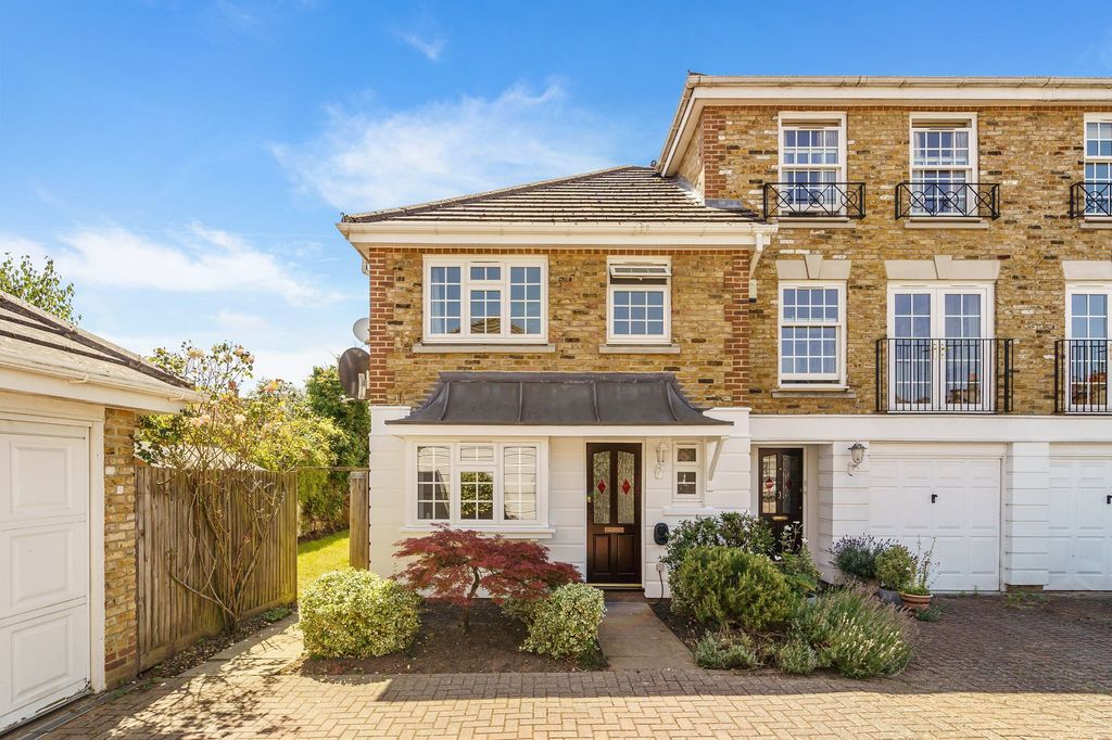 Property photo 1 of 11