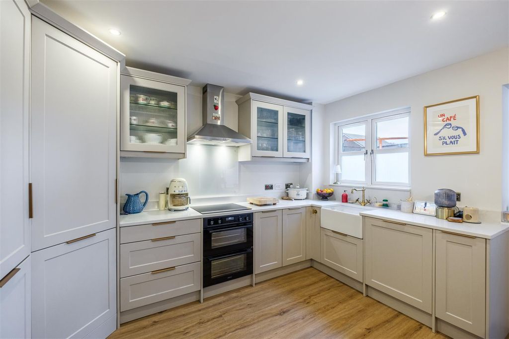 Property photo 3 of 29 Provost Crescent-15.Jpg