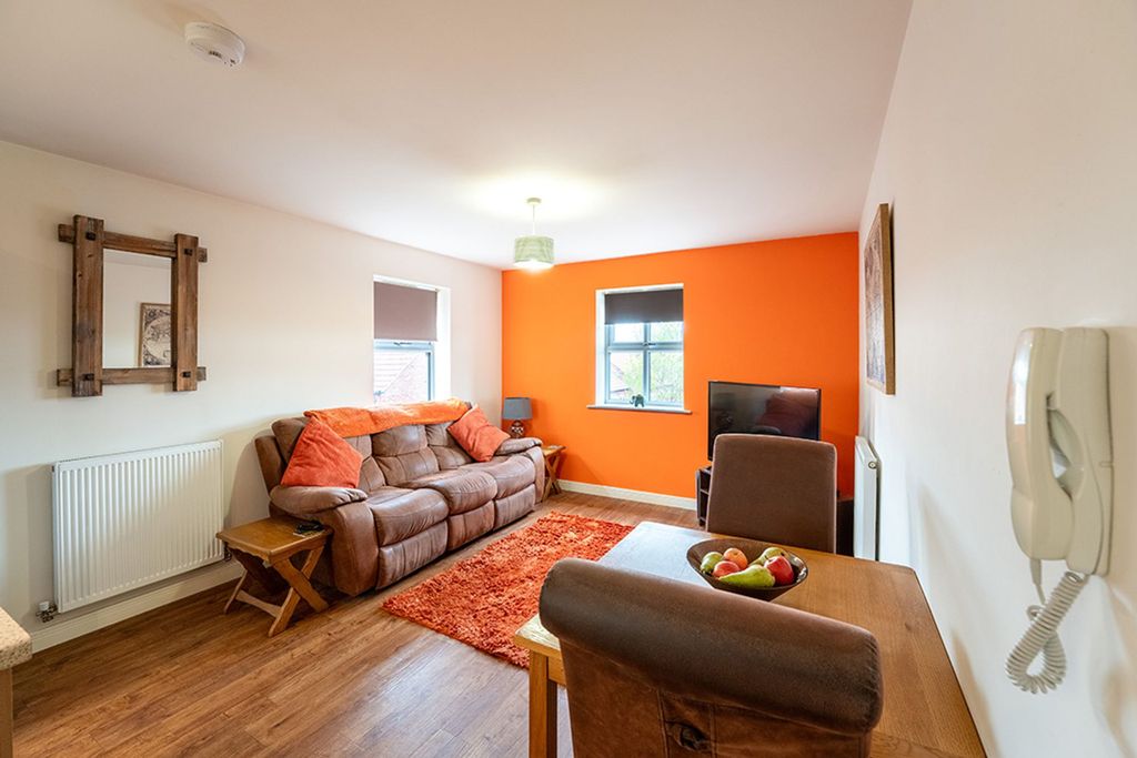 Property photo 3 of 8